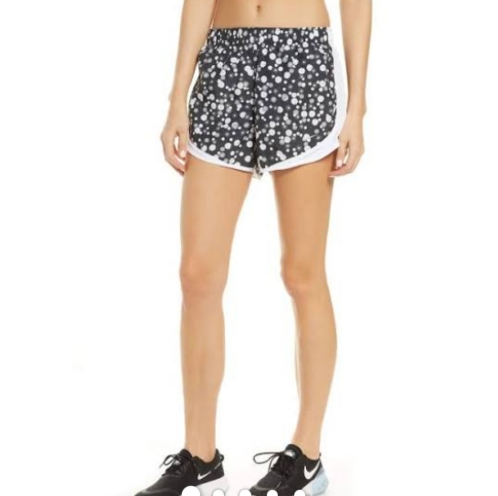 Nike tempo running shorts size Medium